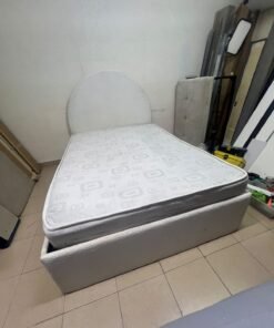 A modern single bed featuring a rounded (arched) headboard, upholstered in white or light beige fabric (such as bouclé or light-colored velvet), and including a mattress. Dimensions: 140 x 200 cm. - Image 6