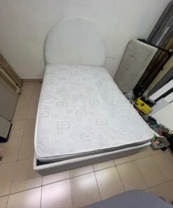 A modern single bed featuring a rounded (arched) headboard, upholstered in white or light beige fabric (such as bouclé or light-colored velvet), and including a mattress. Dimensions: 140 x 200 cm. - Image 9