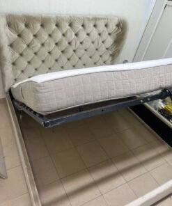 Beige upholstered double bed featuring a high, button-tufted wingback headboard. 180 x 200 cm. - Image 7