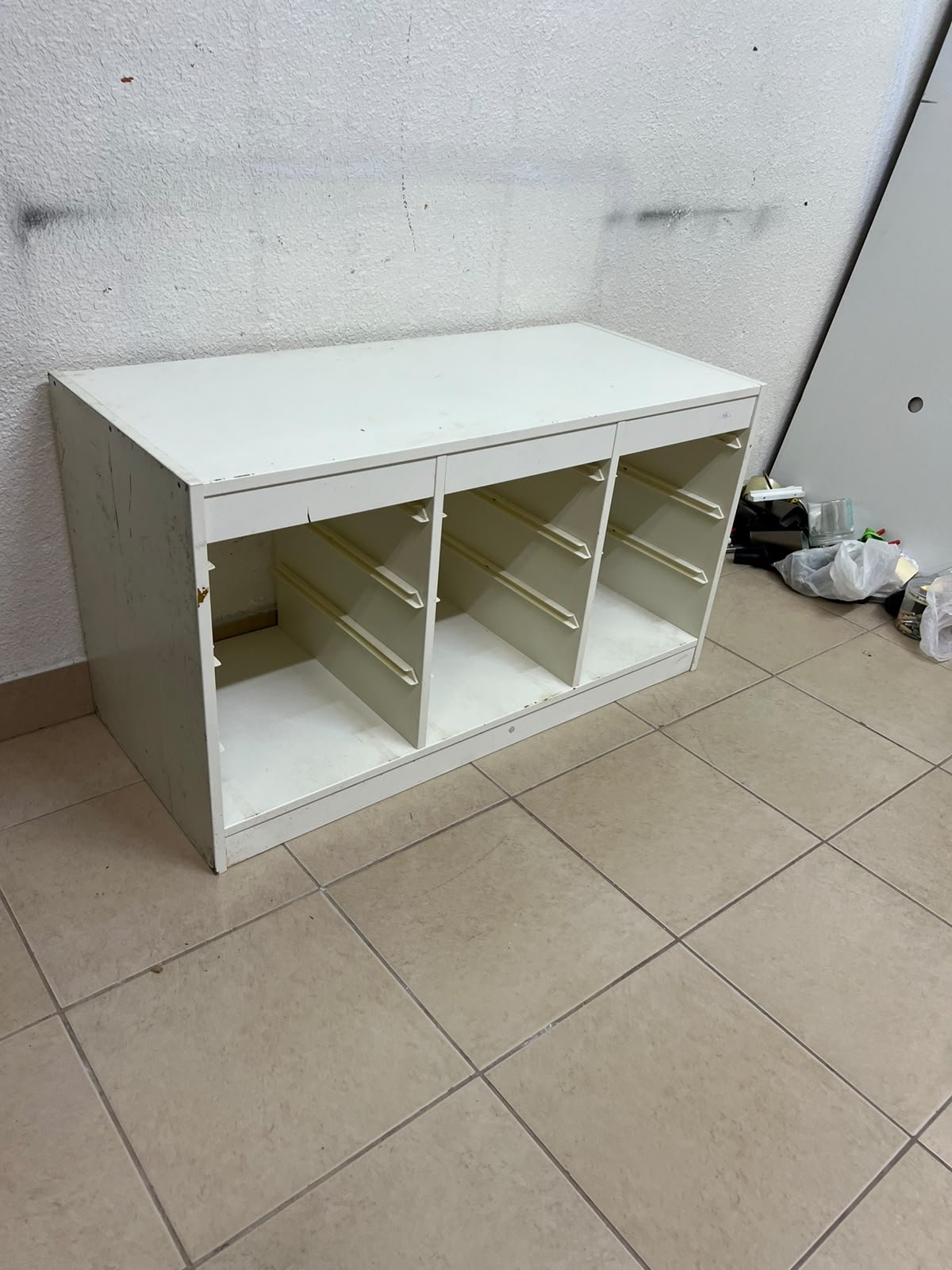 White storage frame from the IKEA TROFAST series, measuring 99x44x56 cm. - Image 7