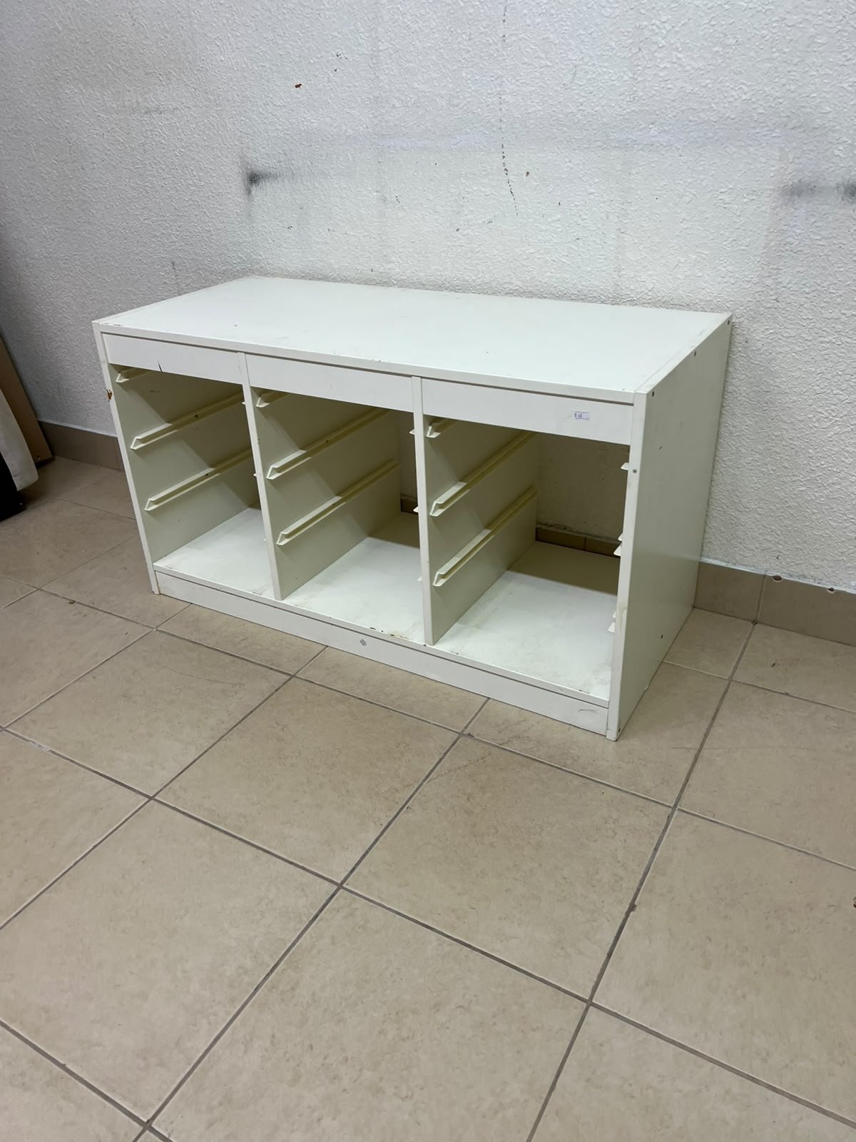 White storage frame from the IKEA TROFAST series, measuring 99x44x56 cm.