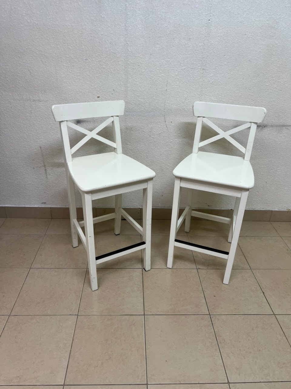 White bar stool with a backrest from IKEA (similar to the ROSENTORP high chair with backrest or the INGOLF model). - Image 4
