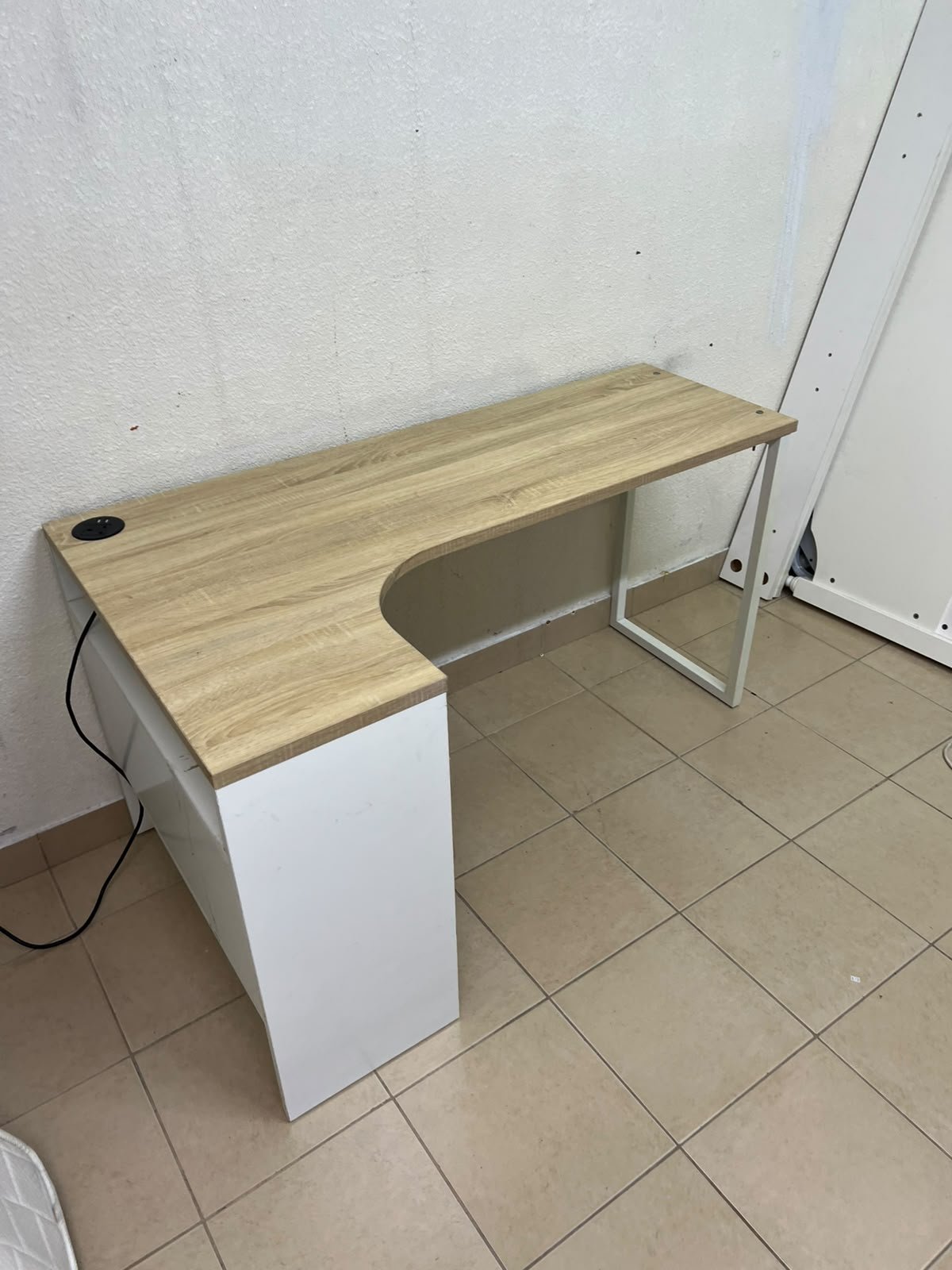 An L-shaped corner desk in white, featuring a light wood-tone (oak) surface and two drawers, complete with side storage units that include two drawers and open shelving. - Image 10