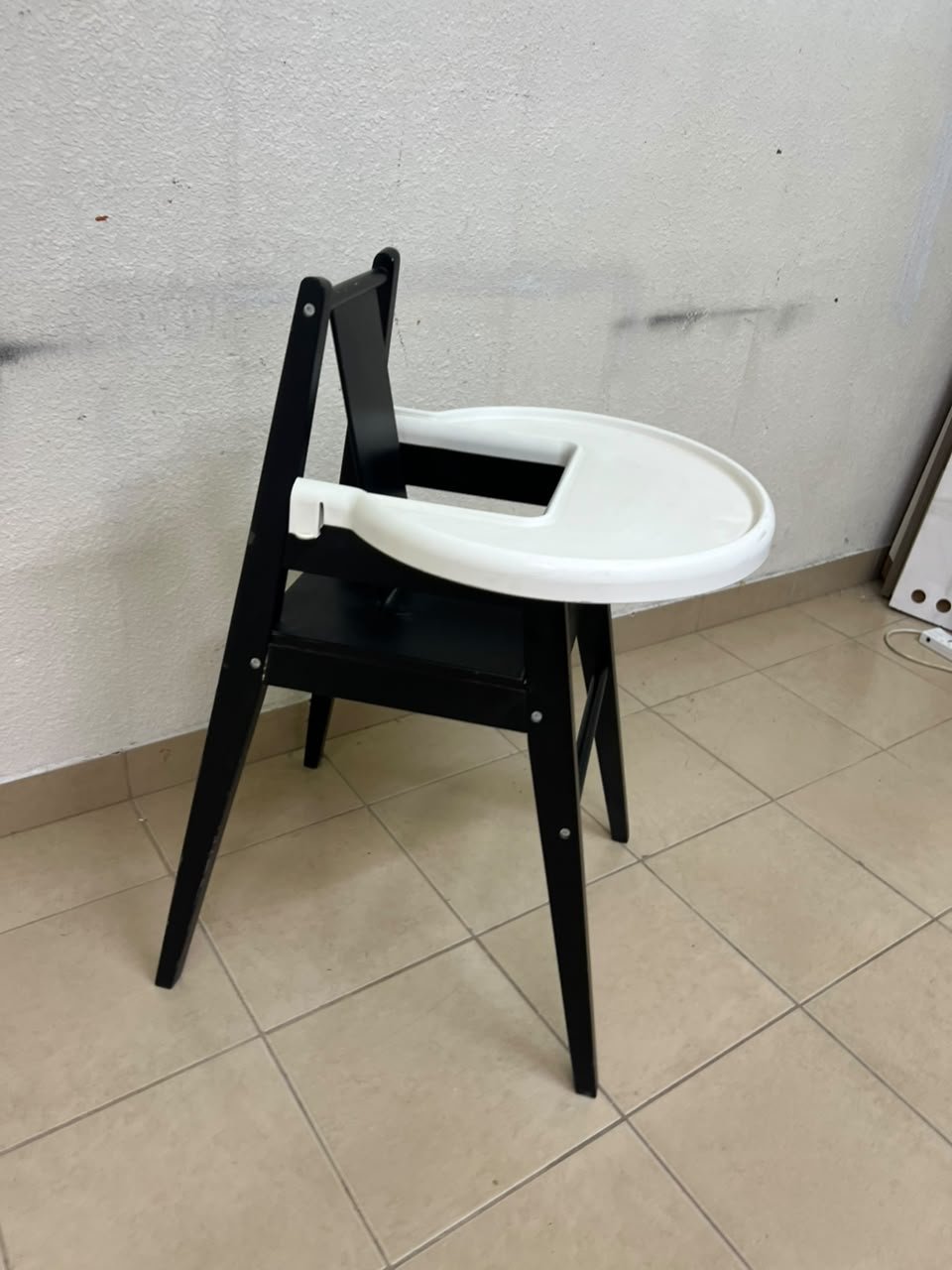 IKEA BLÅMES high chair for children, in black with a white tray. - Image 2