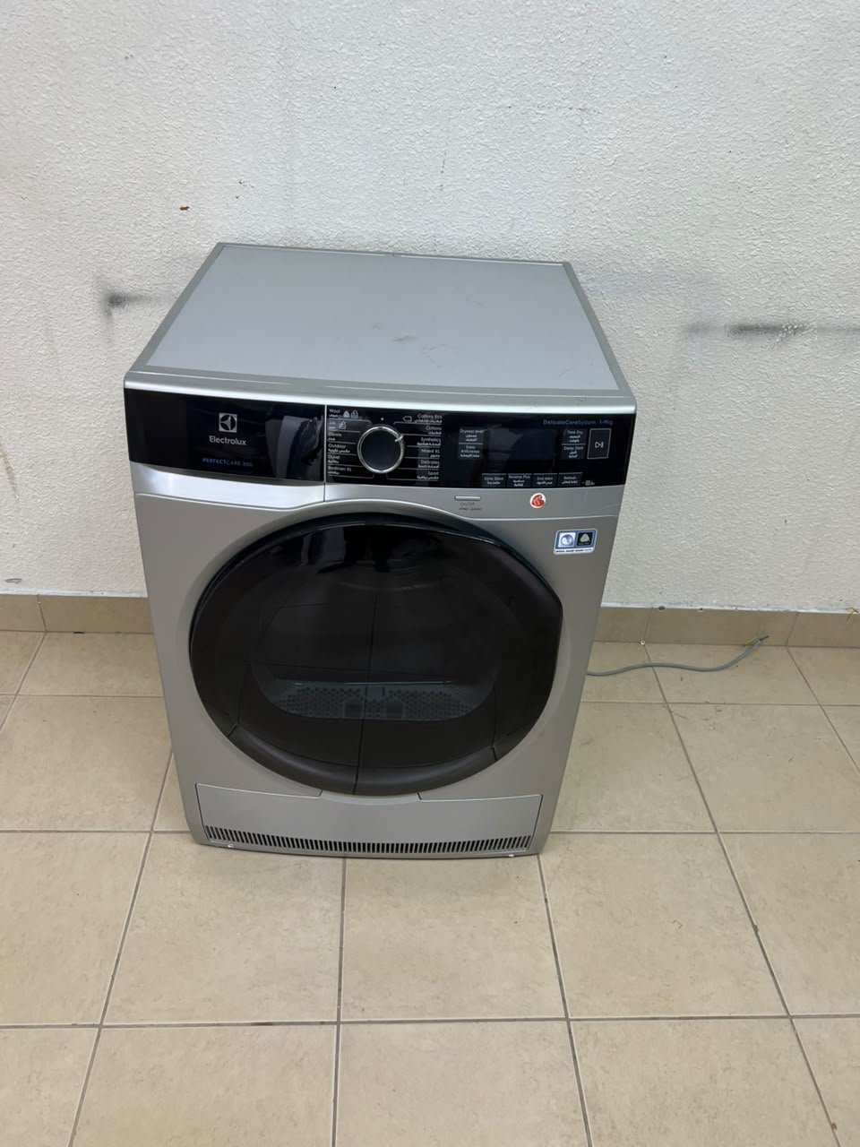 Electrolux front-loading clothes dryer, silver, 9 kg capacity - Image 11