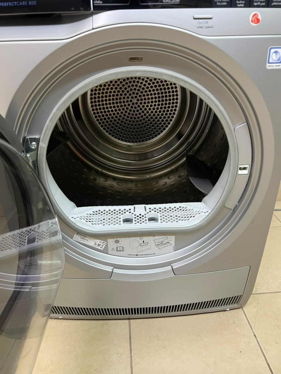 Electrolux front-loading clothes dryer, silver, 9 kg capacity - Image 7